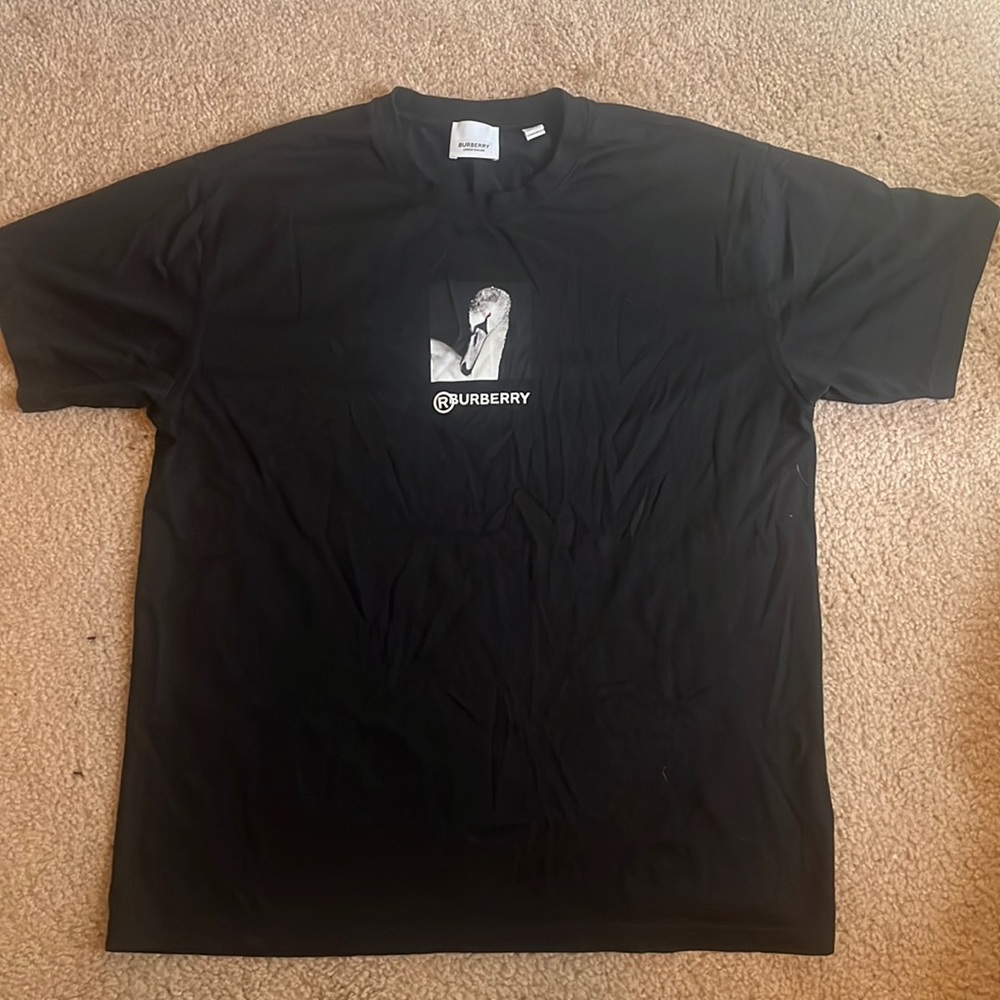 100% authentic Burberry black tee